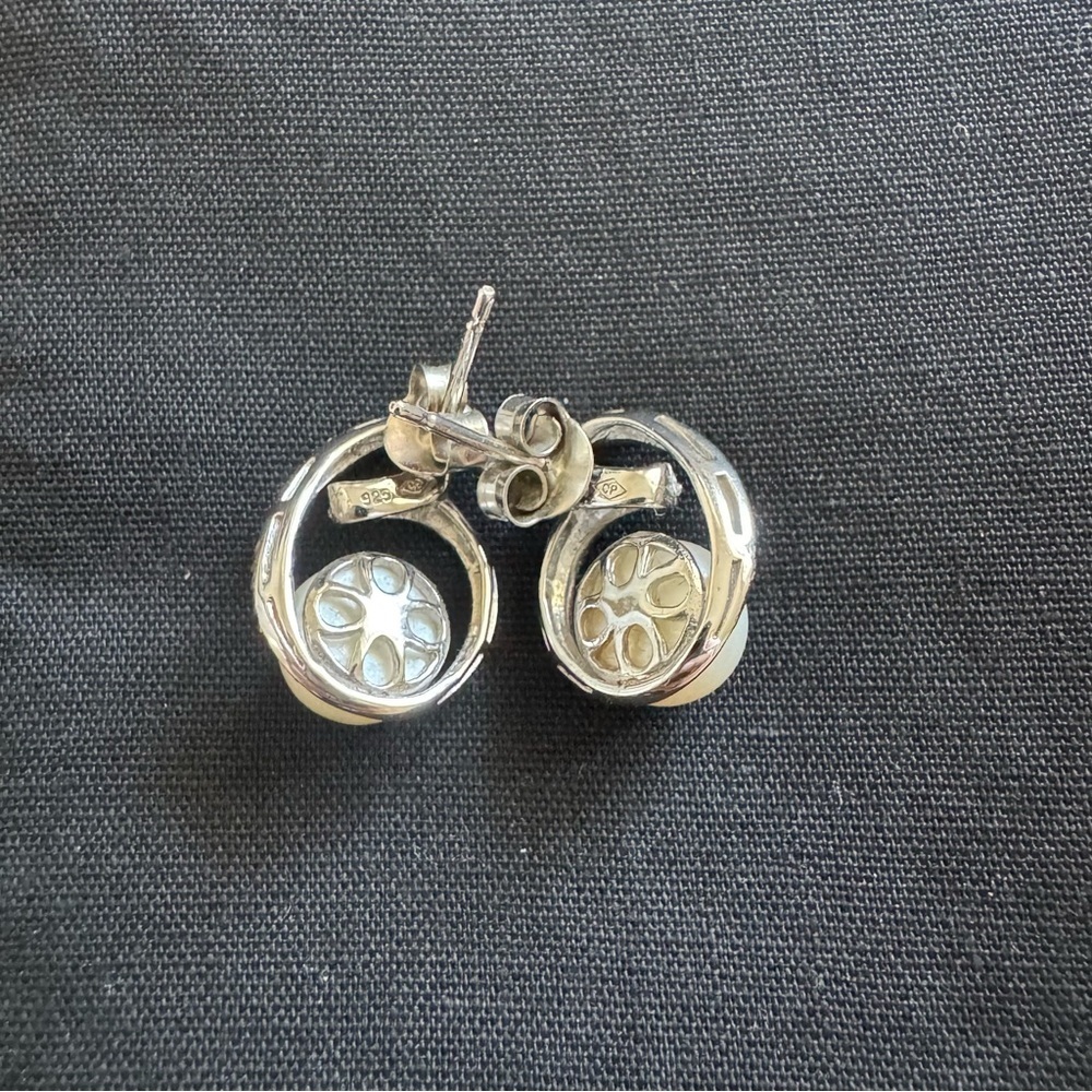 Elegant Sterling Silver 925 Pearl Earrings - Picture 3 of 6